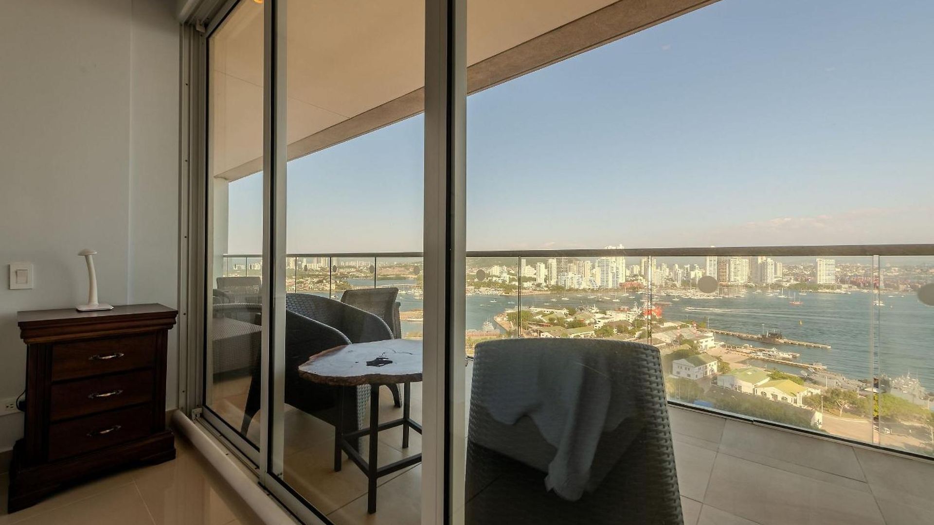 H2-luxurious 2 Bedroom / 16th F - Bocagrande *